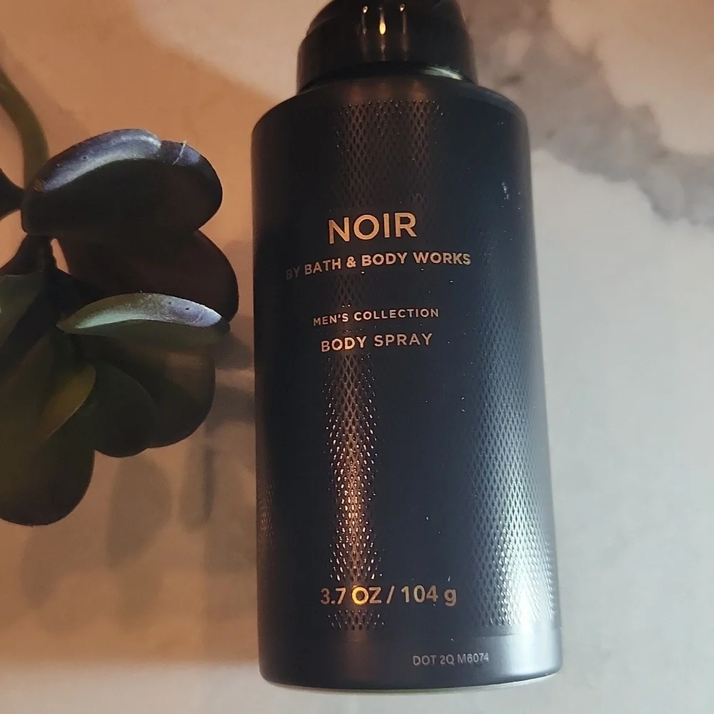 B&BW Noir Set of Body Spray and 3-in-1 Hair, Face & Body Wash